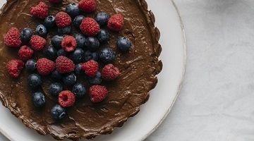 Small avocado carob tart desserts 1 small
